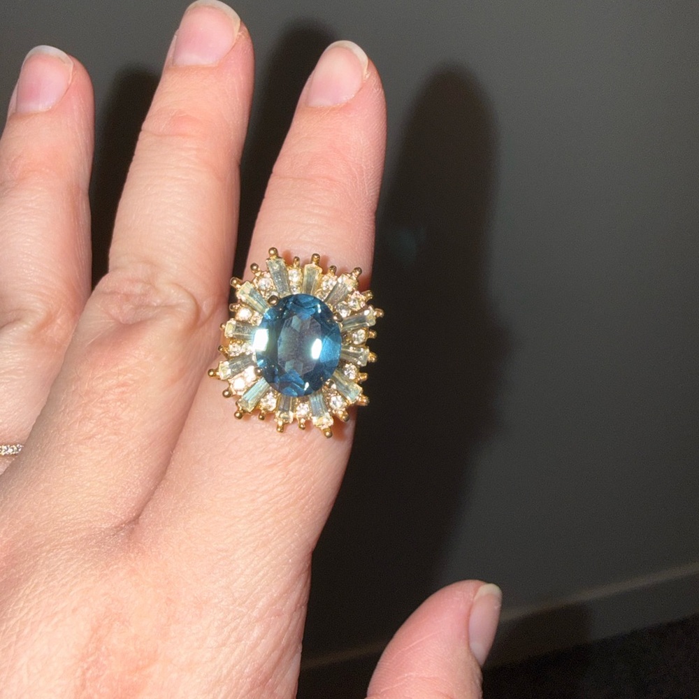 Elegant Vintage Blue and Gold Cocktail Ring
